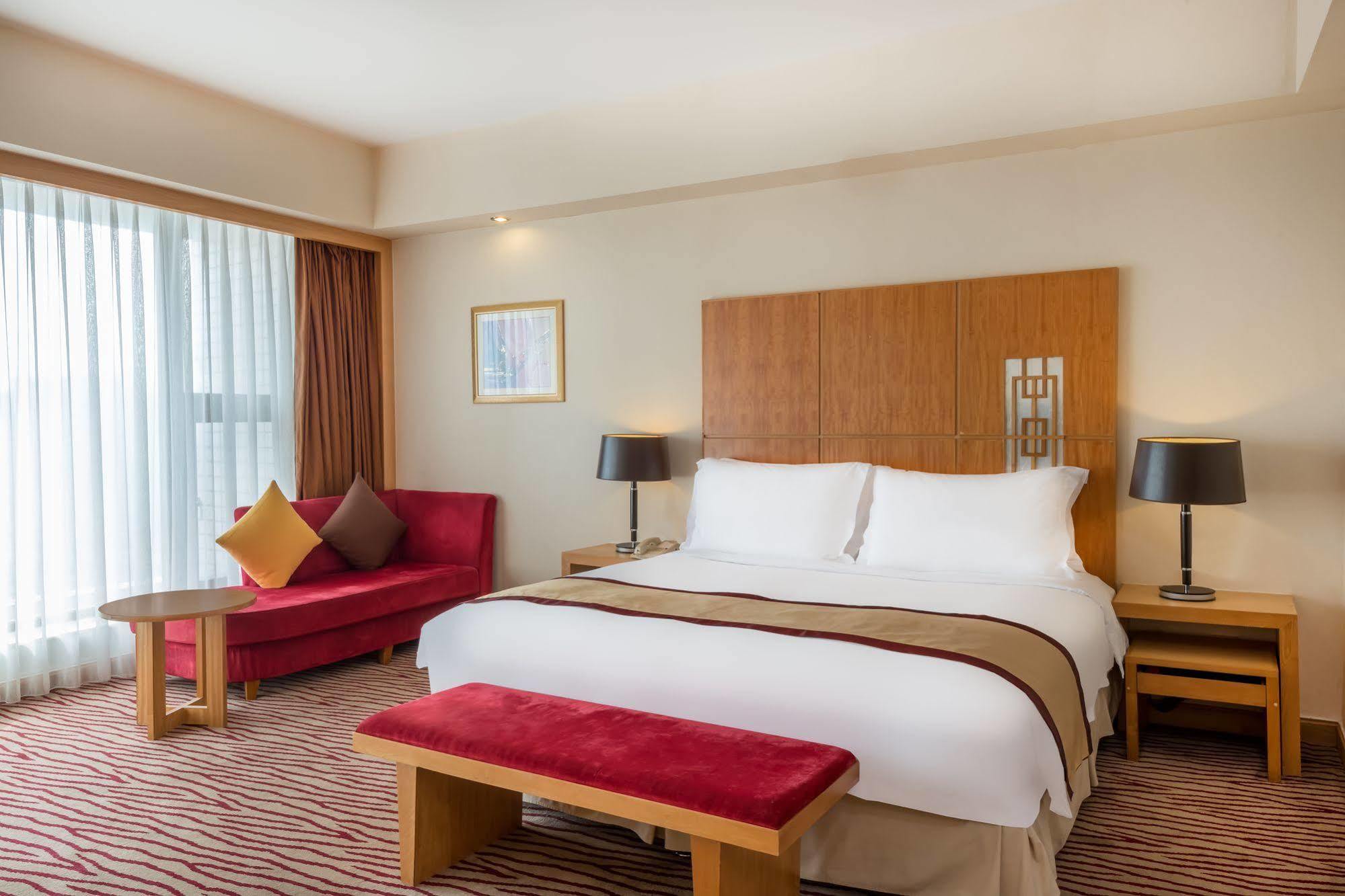 Crowne Plaza Zhanjiang Kang Yi, An Ihg Hotel Esterno foto